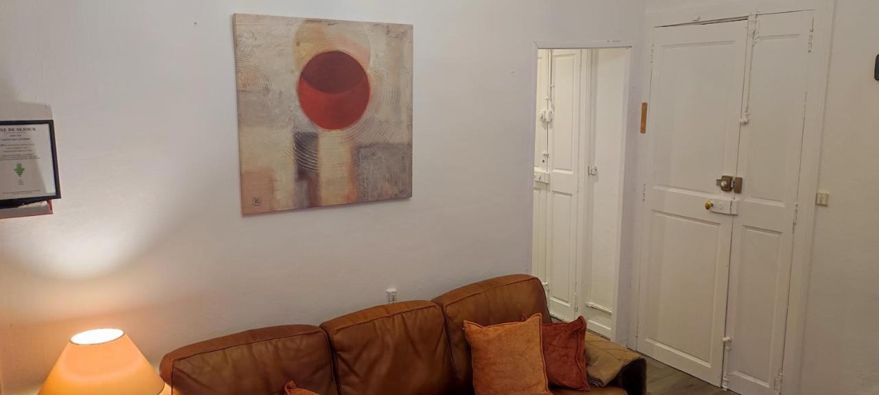 Au Quatre, 2Em Etage Centre Historique Villa Pézenas Exterior foto